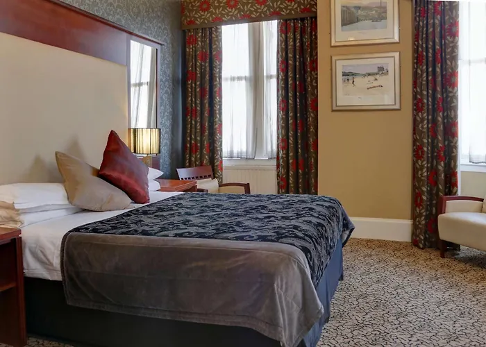Best Hotels in Dundee with Parking Facilities