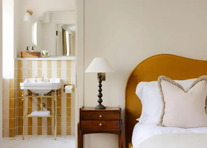 Top Last Minute Whitby Hotel Gems